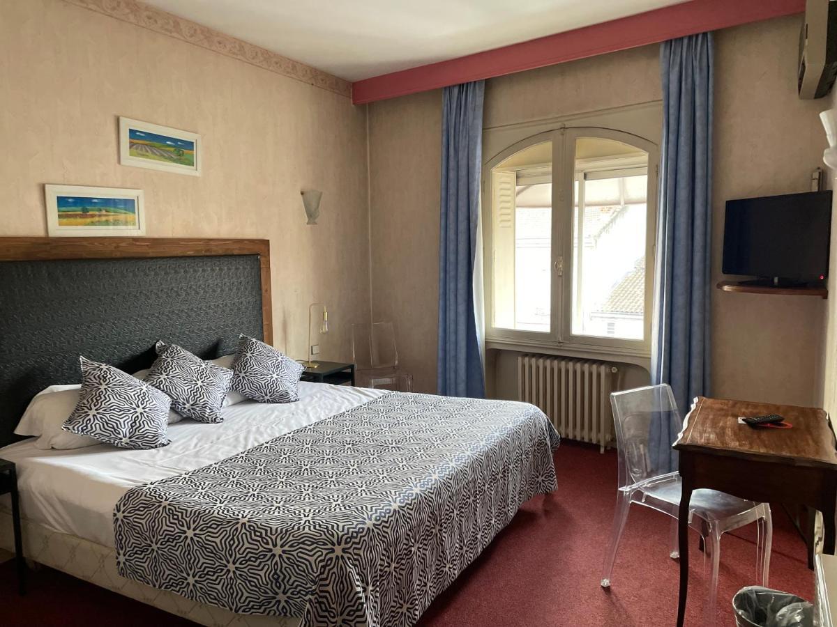 אז'ן Contact Hotel Le Provence מראה חיצוני תמונה