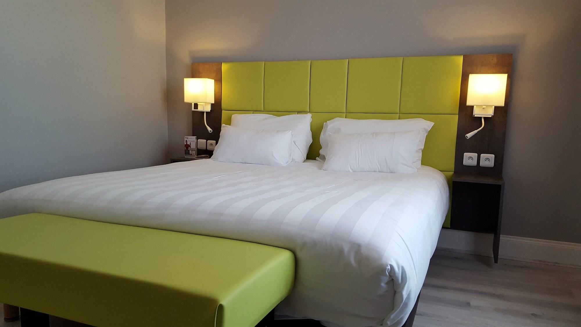 אז'ן Contact Hotel Le Provence מראה חיצוני תמונה