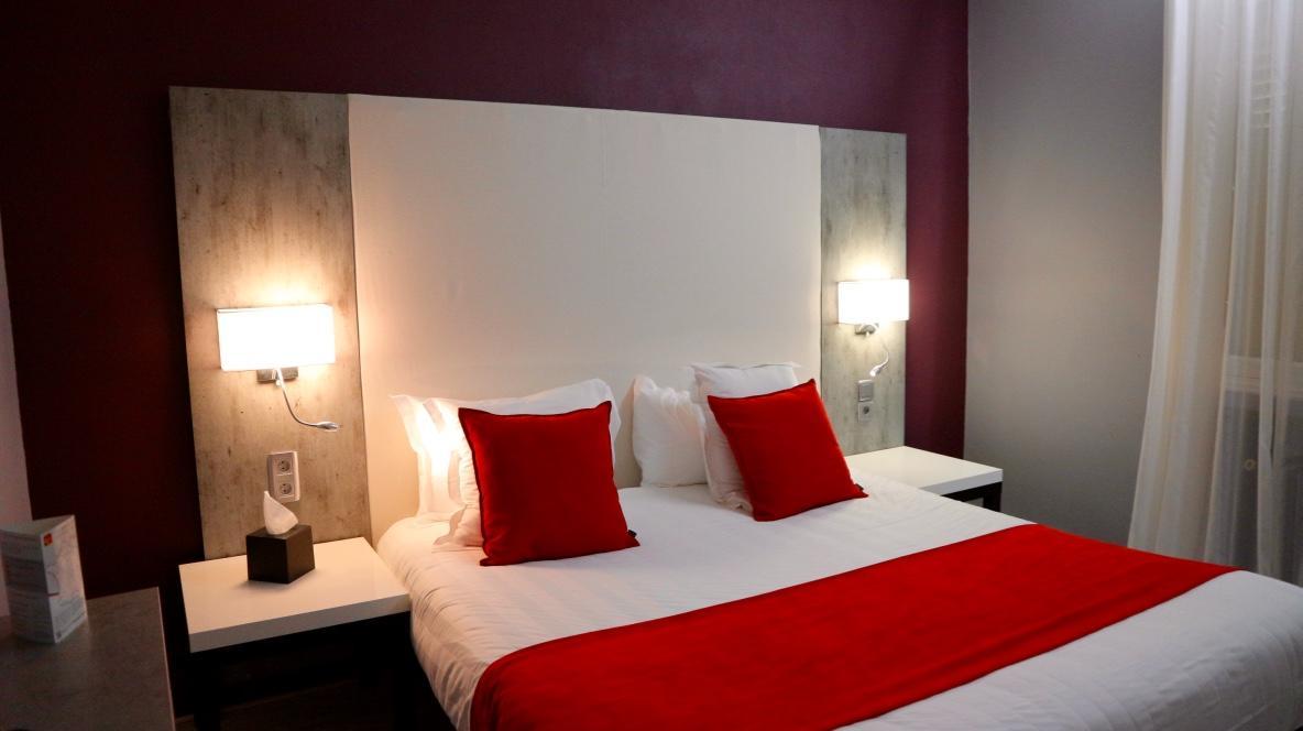 אז'ן Contact Hotel Le Provence מראה חיצוני תמונה