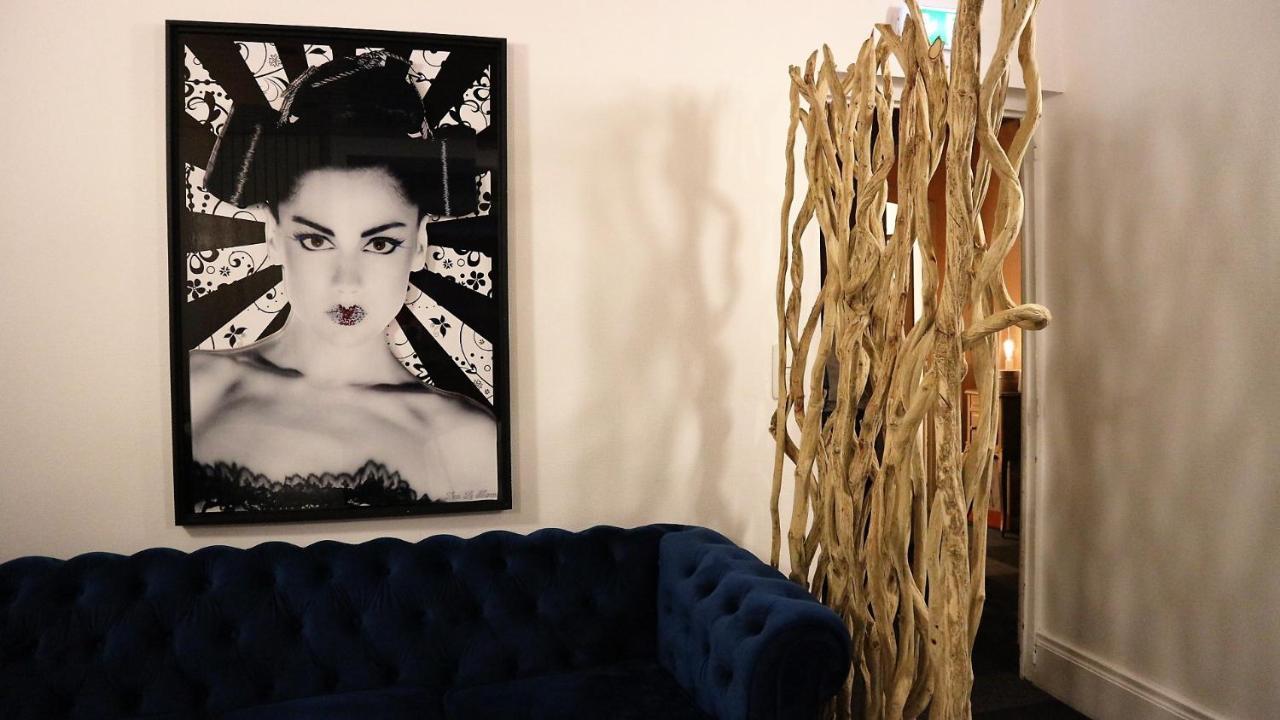 אז'ן Contact Hotel Le Provence מראה חיצוני תמונה
