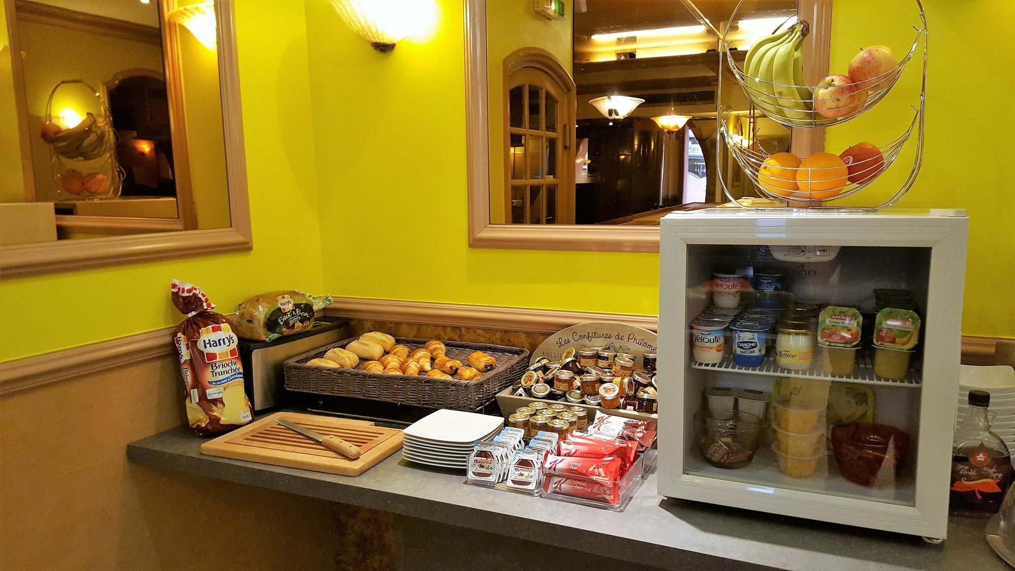 אז'ן Contact Hotel Le Provence מראה חיצוני תמונה